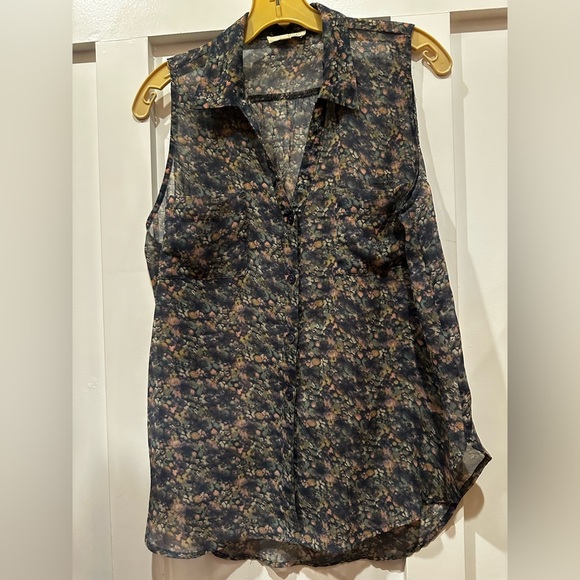 Floral sheer sleeveless top - Picture 4 of 5